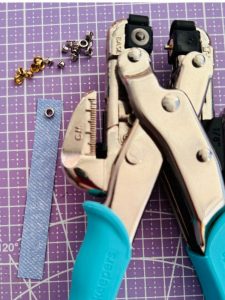 Eyelets oder Ösen für die Taschenhenkel
