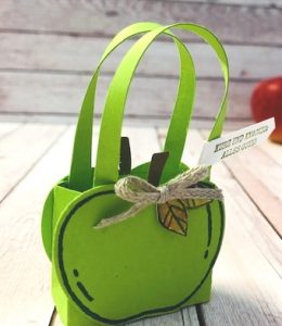 Apfeltasche mit Apfelstanze