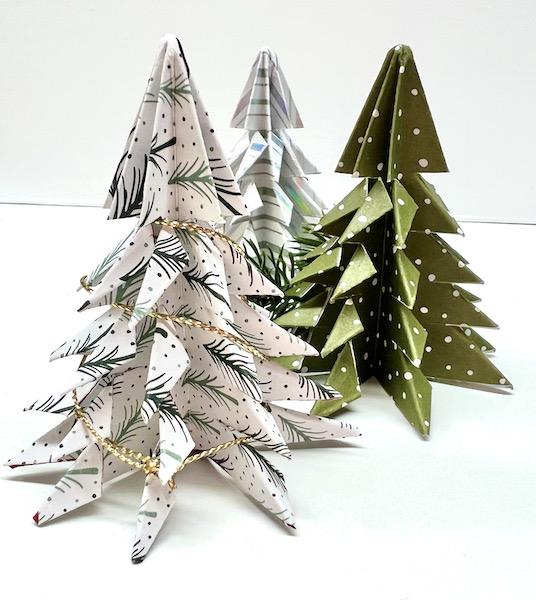 Origami Weihnachtsbaum falten so geht es