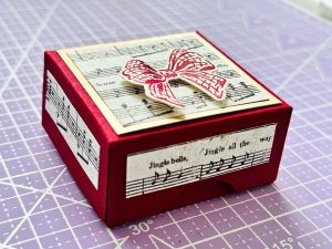 Kleine Geschenkverpackung, passend zur Weihnachtskarte