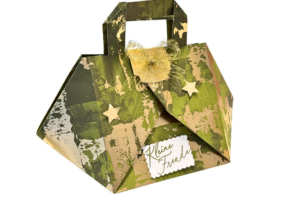 Tasche aus Papier als Geschenkverpackung